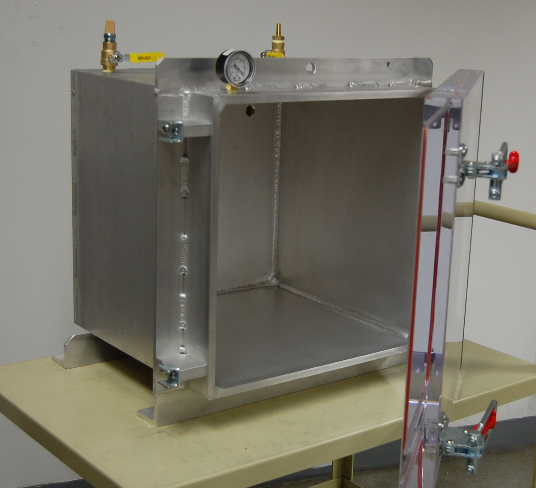 Cube Vacuum Chambers by Abbess Instruments